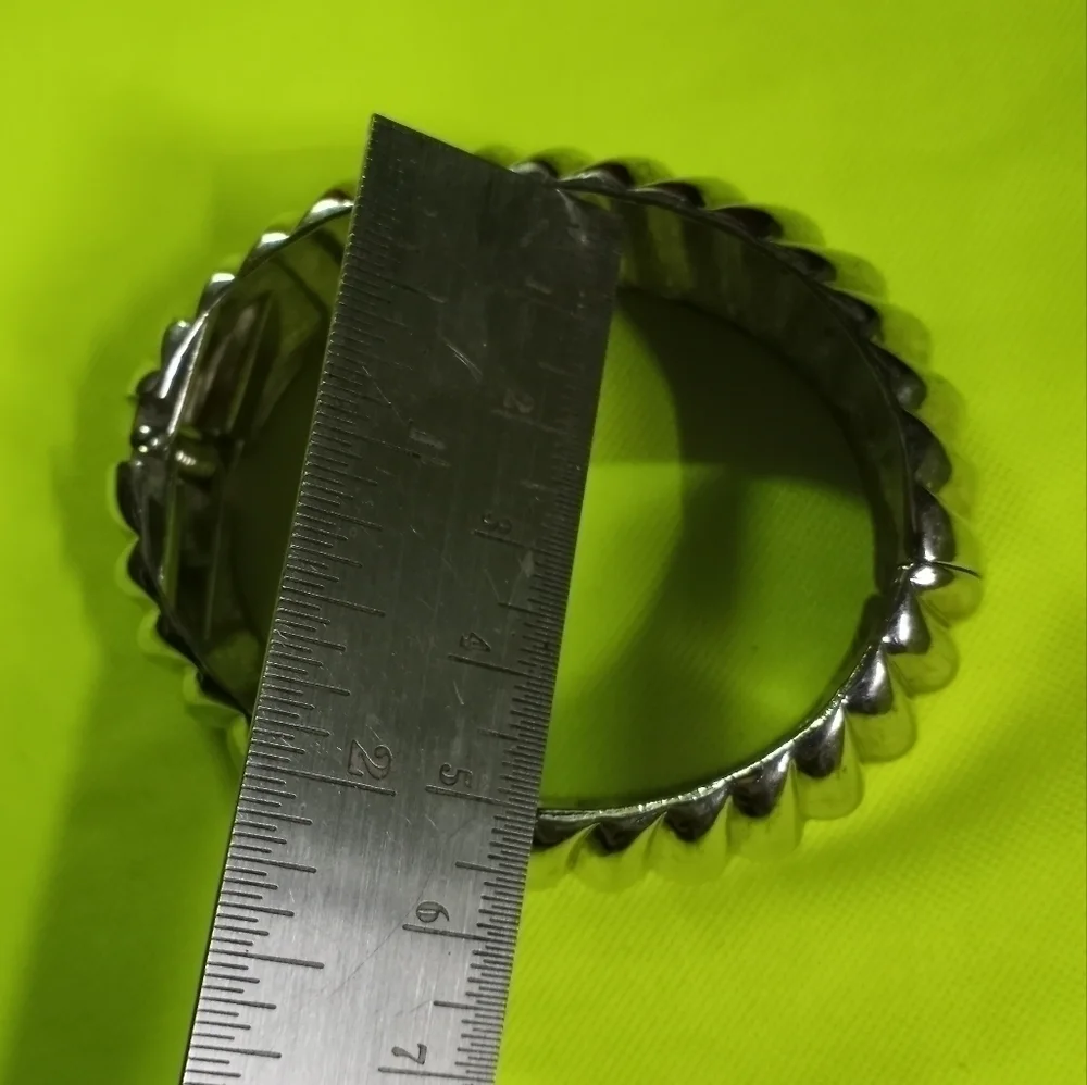 Silvertone hinged wavy bracelet heavy i.d. 2 x 2.5